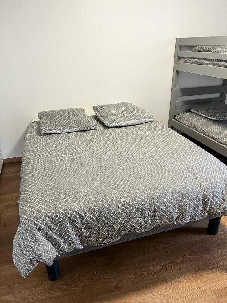 Appartement 5Min Gare Rer Disneyland Paris Val D'Europe La Vallee Village Parking Inclus Montevrain Exterior photo