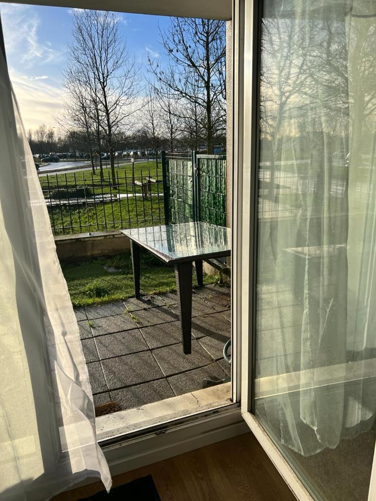 Appartement 5Min Gare Rer Disneyland Paris Val D'Europe La Vallee Village Parking Inclus Montevrain Exterior photo