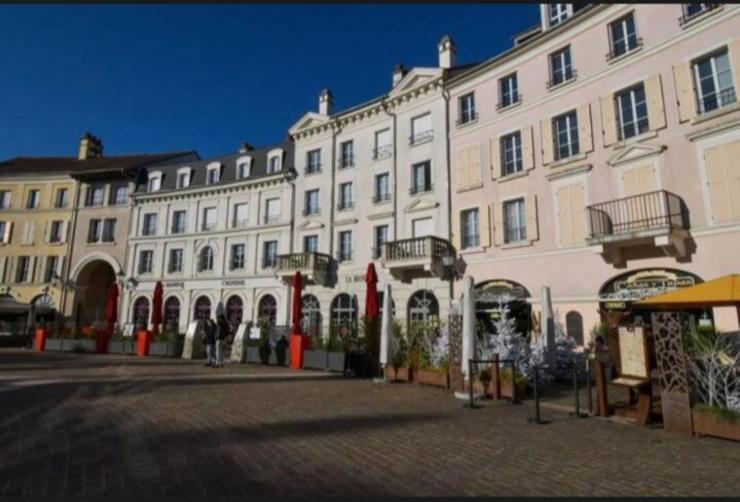 Appartement 5Min Gare Rer Disneyland Paris Val D'Europe La Vallee Village Parking Inclus Montevrain Exterior photo